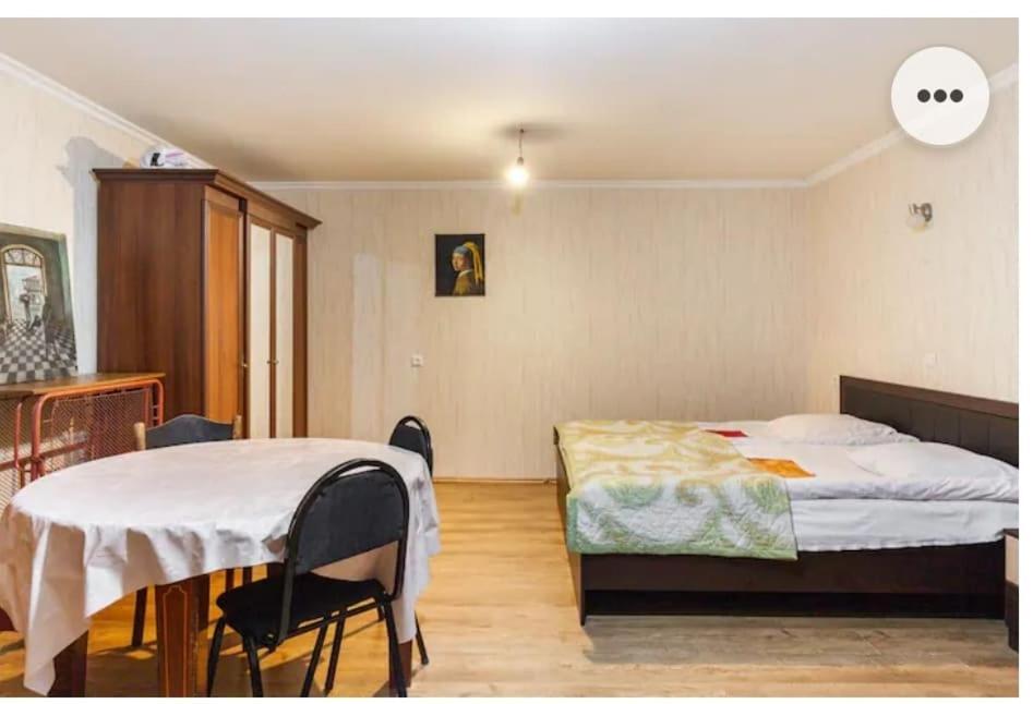 Cozy, Warm & Cheap Lägenhet Tbilisi Exteriör bild